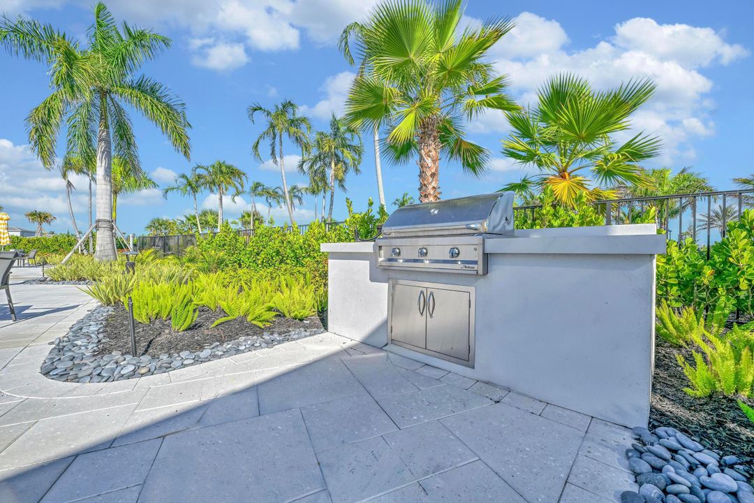 For Rent: $4,100 (3 beds, 2 baths, 2053 Square Feet)