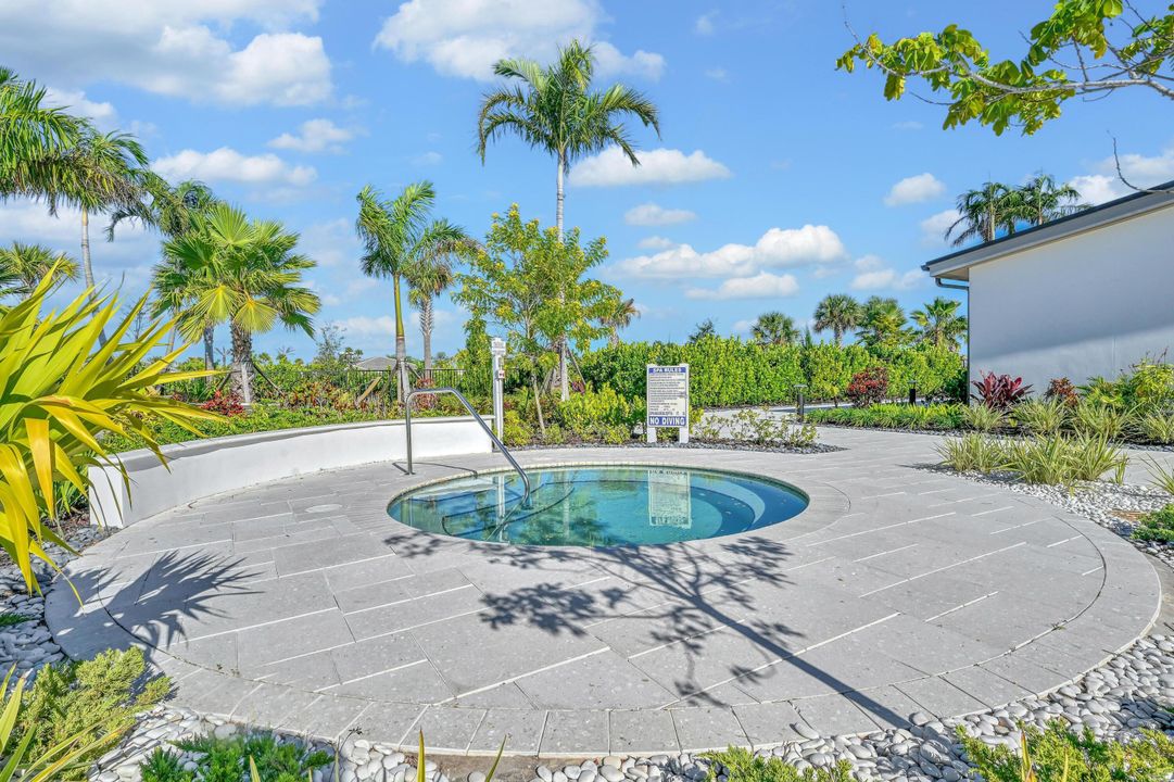 For Rent: $4,100 (3 beds, 2 baths, 2053 Square Feet)