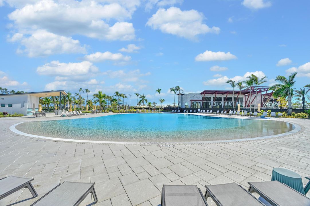 For Rent: $4,100 (3 beds, 2 baths, 2053 Square Feet)