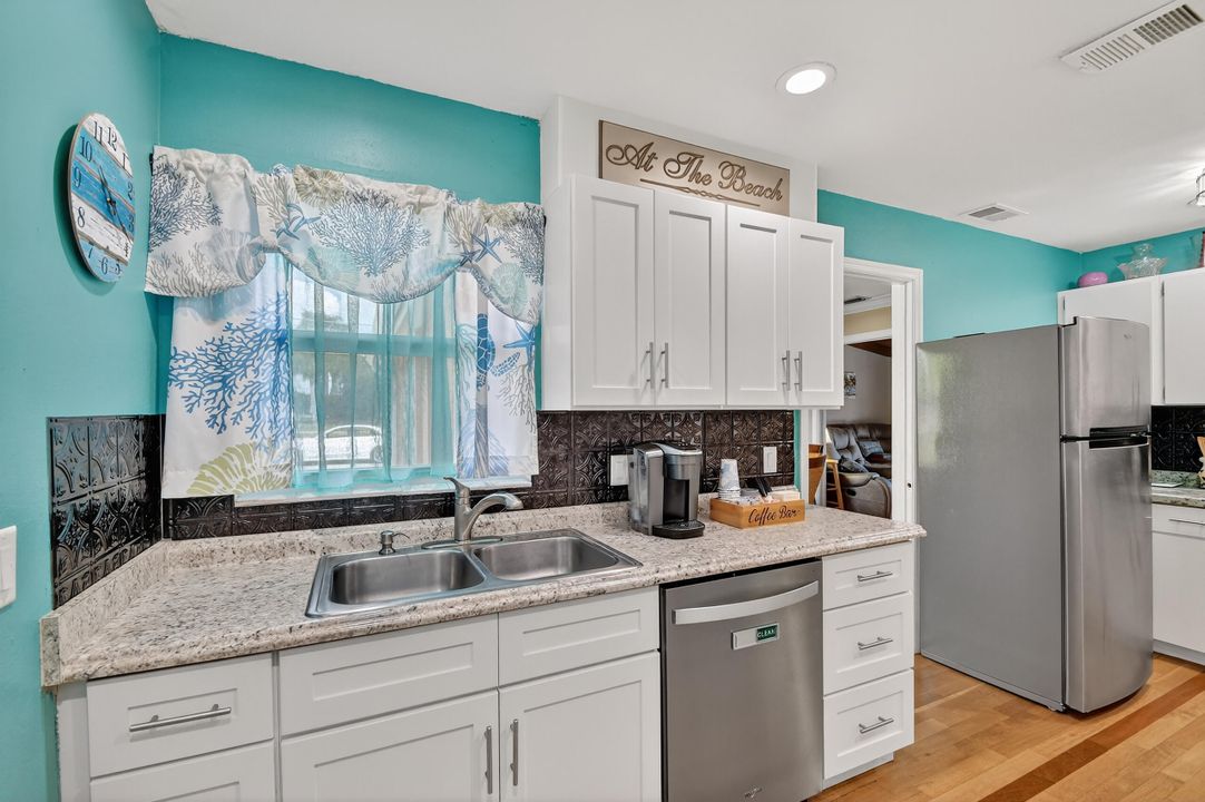 For Sale: $599,000 (3 beds, 2 baths, 1717 Square Feet)