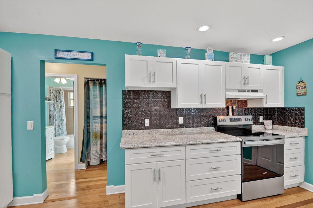 For Sale: $599,000 (3 beds, 2 baths, 1717 Square Feet)