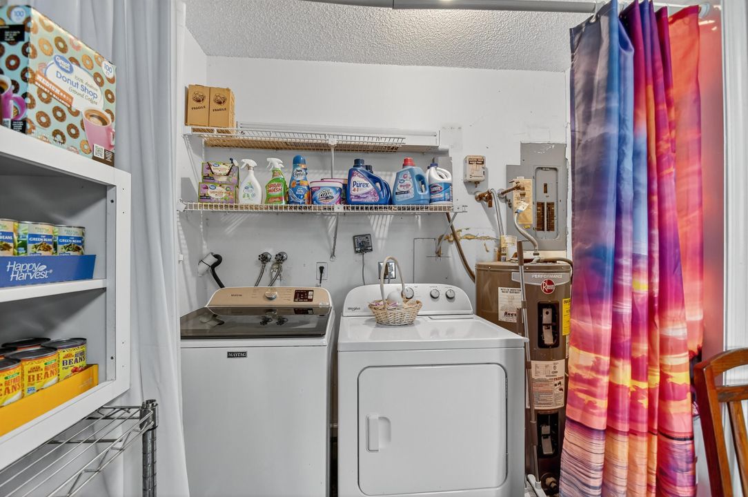 For Sale: $599,000 (3 beds, 2 baths, 1717 Square Feet)