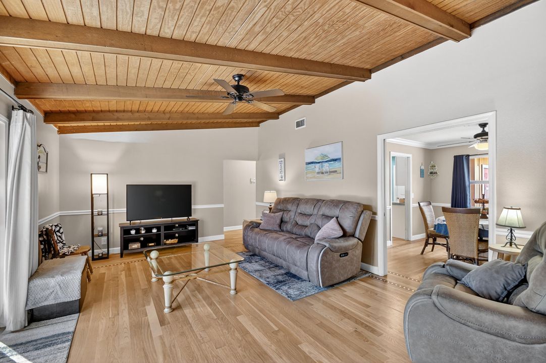 For Sale: $599,000 (3 beds, 2 baths, 1717 Square Feet)