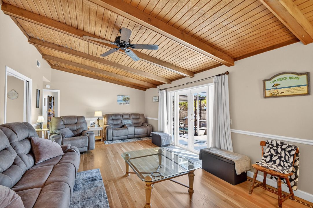 For Sale: $599,000 (3 beds, 2 baths, 1717 Square Feet)