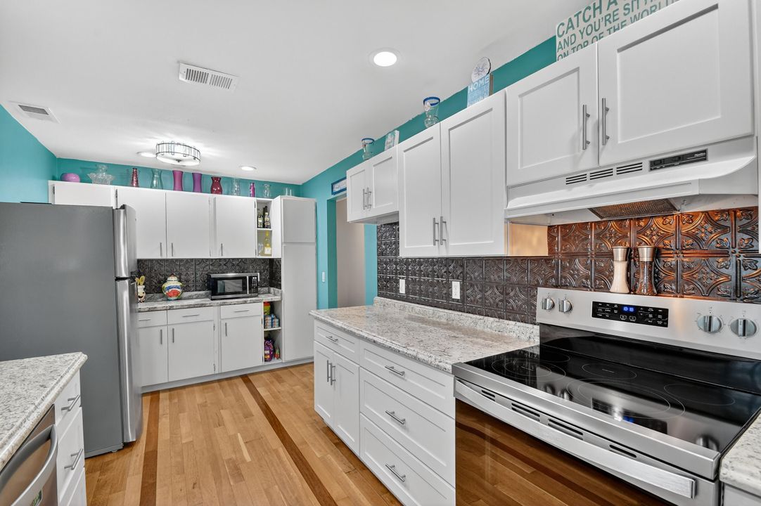 For Sale: $599,000 (3 beds, 2 baths, 1717 Square Feet)