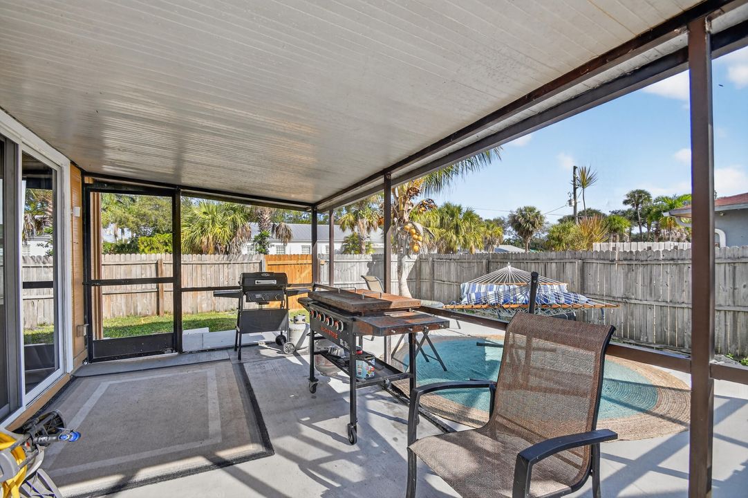 For Sale: $599,000 (3 beds, 2 baths, 1717 Square Feet)