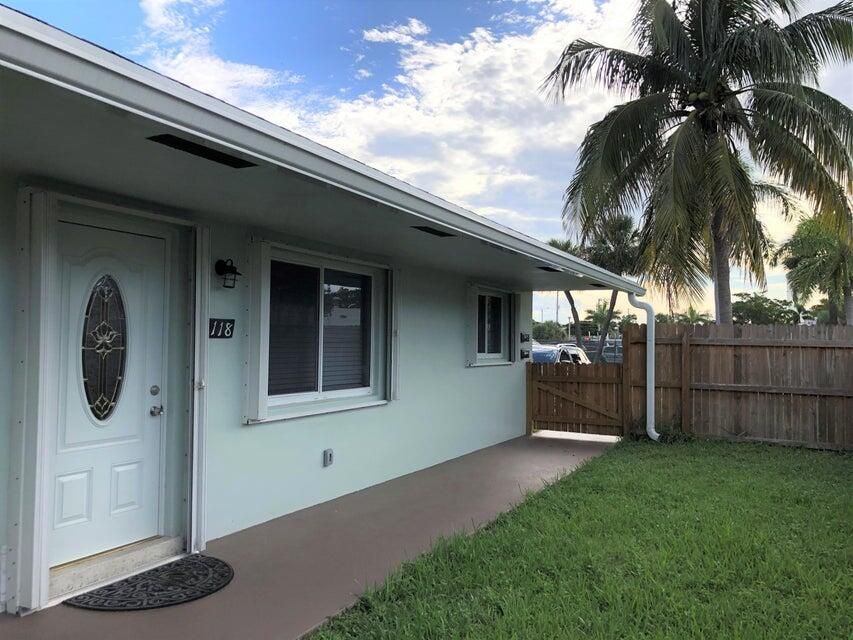 Active With Contract: $2,250 (2 beds, 1 baths, 891 Square Feet)