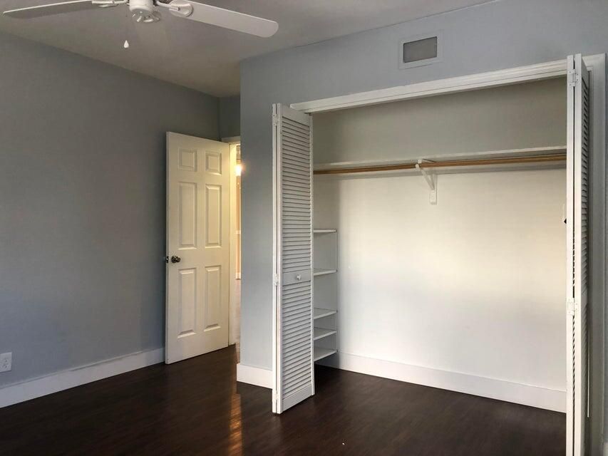 Active With Contract: $2,250 (2 beds, 1 baths, 891 Square Feet)