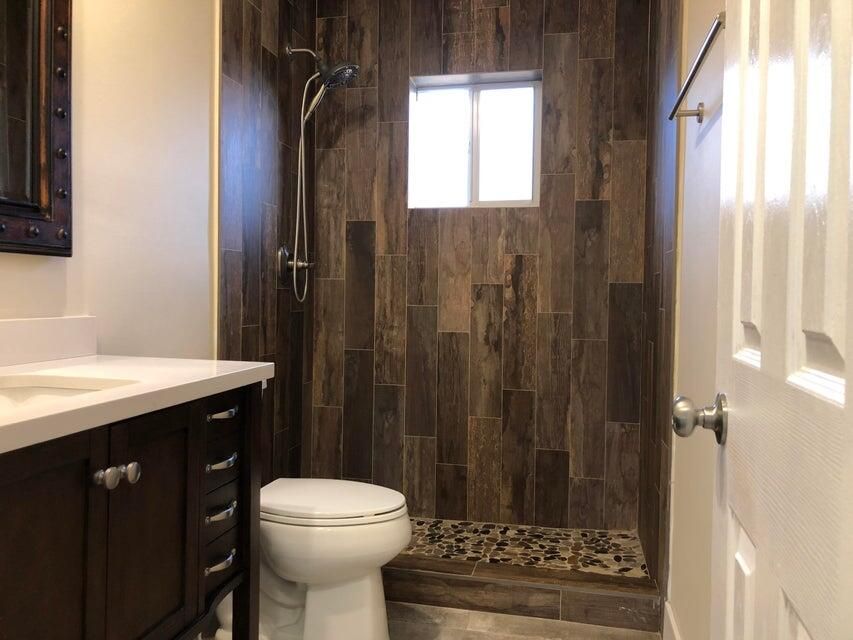 Active With Contract: $2,250 (2 beds, 1 baths, 891 Square Feet)