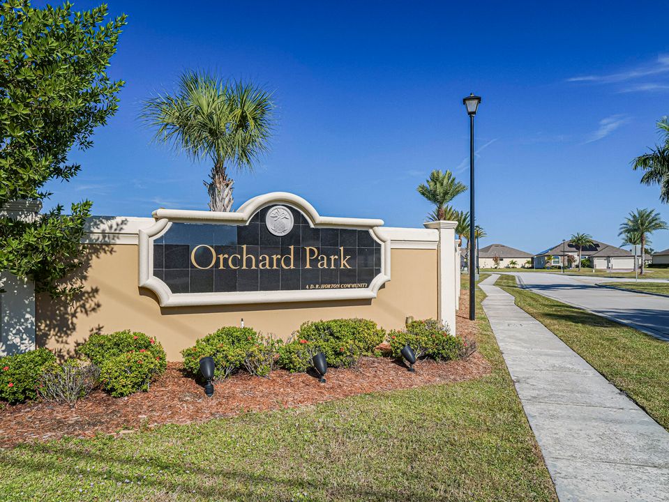 For Rent: $2,900 (3 beds, 3 baths, 2353 Square Feet)