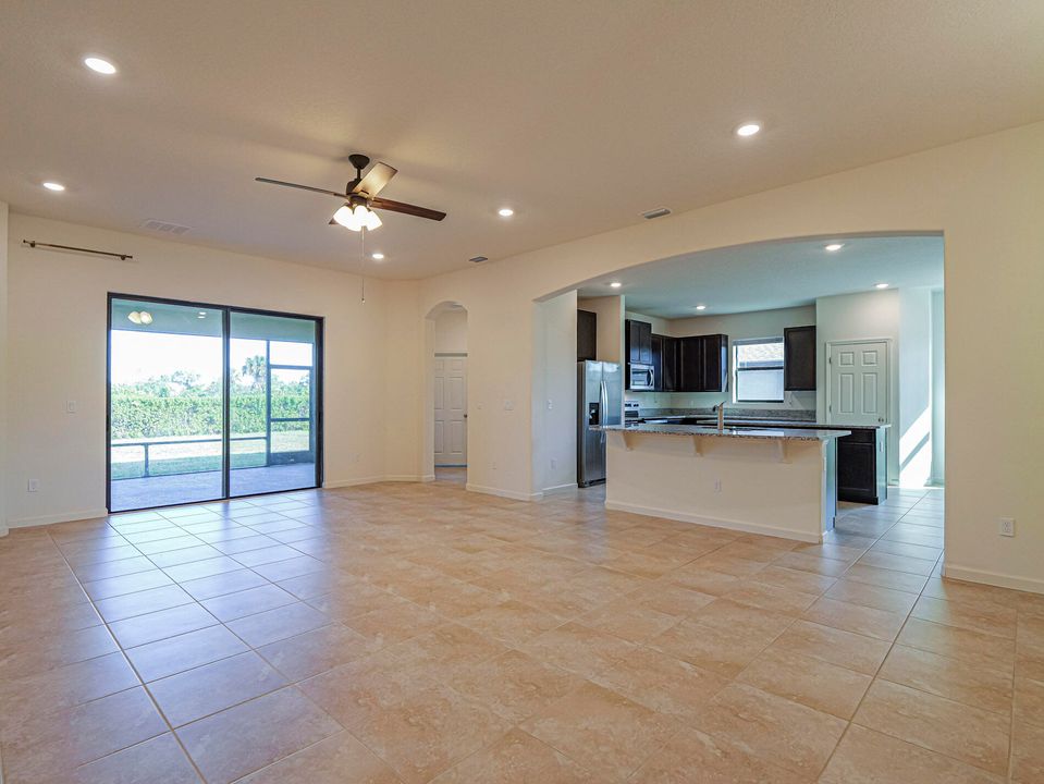 For Rent: $2,900 (3 beds, 3 baths, 2353 Square Feet)