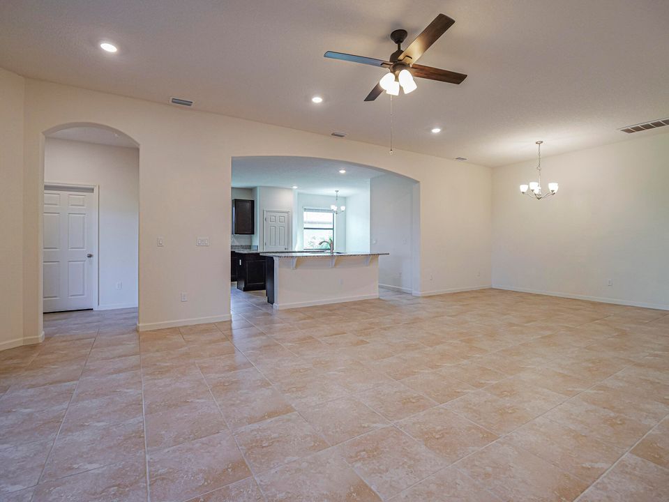 For Rent: $2,900 (3 beds, 3 baths, 2353 Square Feet)