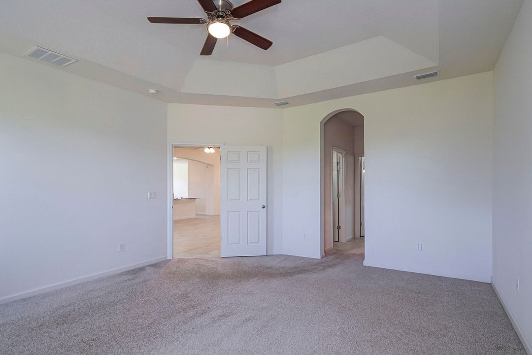 For Rent: $2,900 (3 beds, 3 baths, 2353 Square Feet)