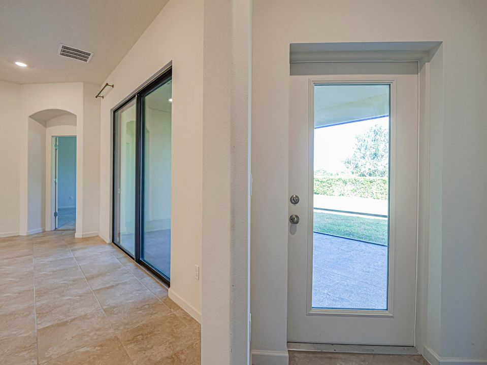 For Rent: $2,900 (3 beds, 3 baths, 2353 Square Feet)