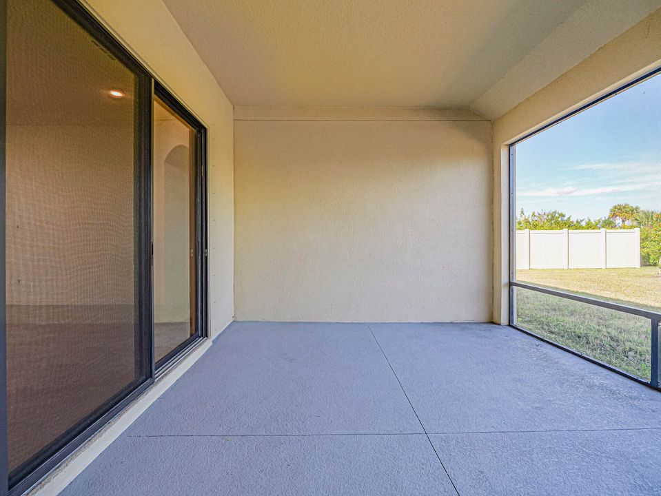 For Rent: $2,900 (3 beds, 3 baths, 2353 Square Feet)