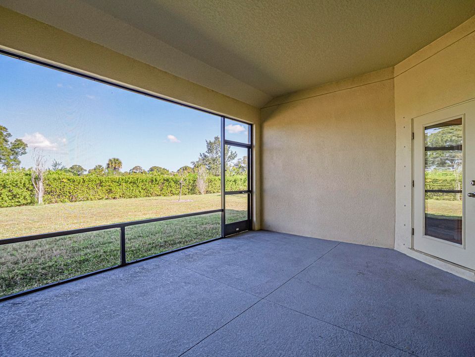 For Rent: $2,900 (3 beds, 3 baths, 2353 Square Feet)