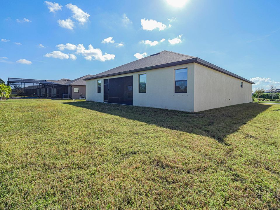 For Rent: $2,900 (3 beds, 3 baths, 2353 Square Feet)