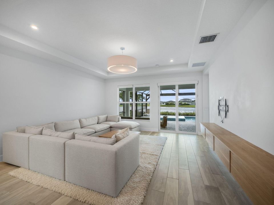 For Sale: $625,000 (3 beds, 2 baths, 1998 Square Feet)