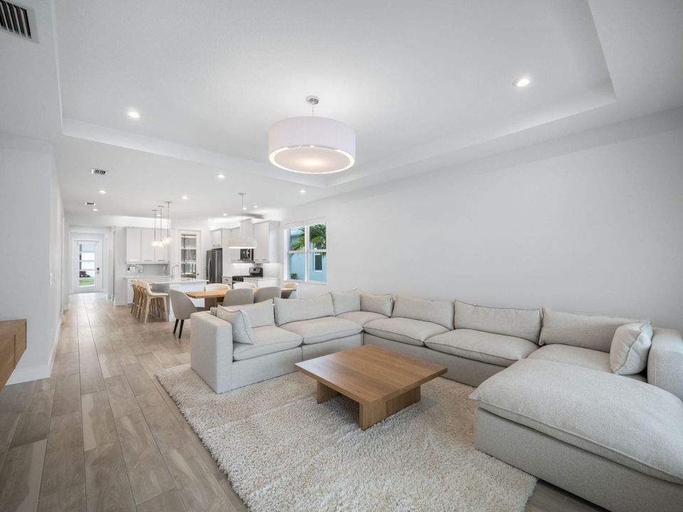 For Sale: $625,000 (3 beds, 2 baths, 1998 Square Feet)