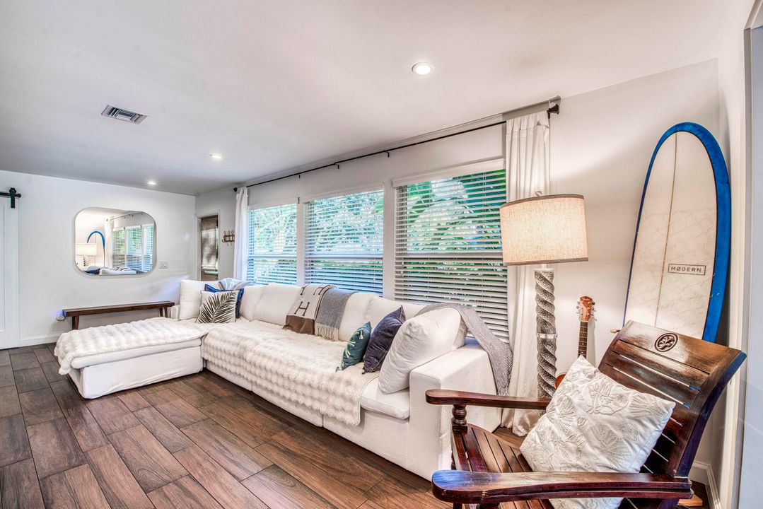 For Sale: $949,000 (3 beds, 2 baths, 1424 Square Feet)