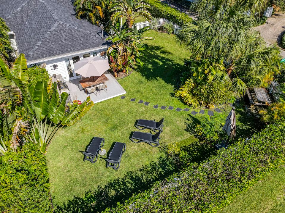 For Sale: $949,000 (3 beds, 2 baths, 1424 Square Feet)