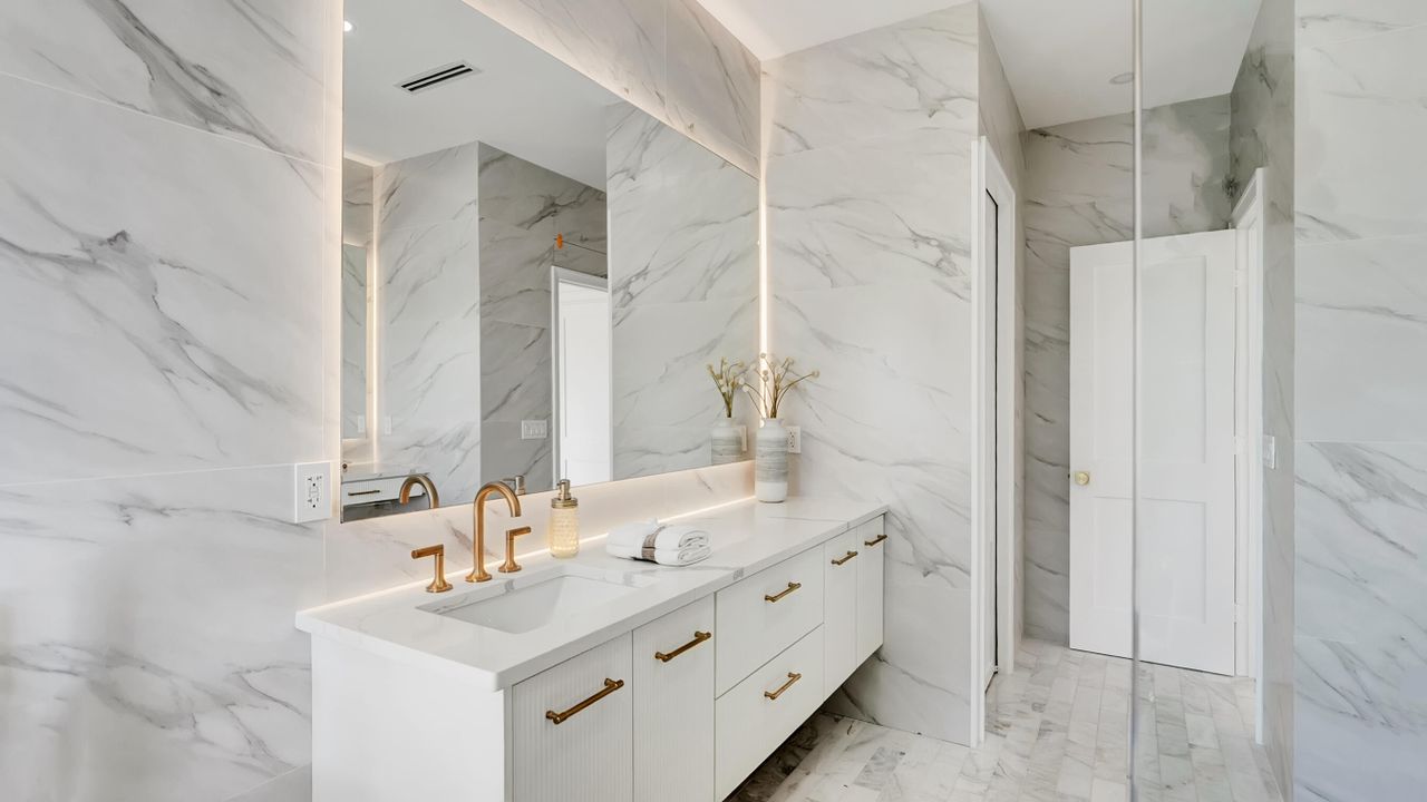 For Sale: $3,650,000 (4 beds, 4 baths, 3835 Square Feet)