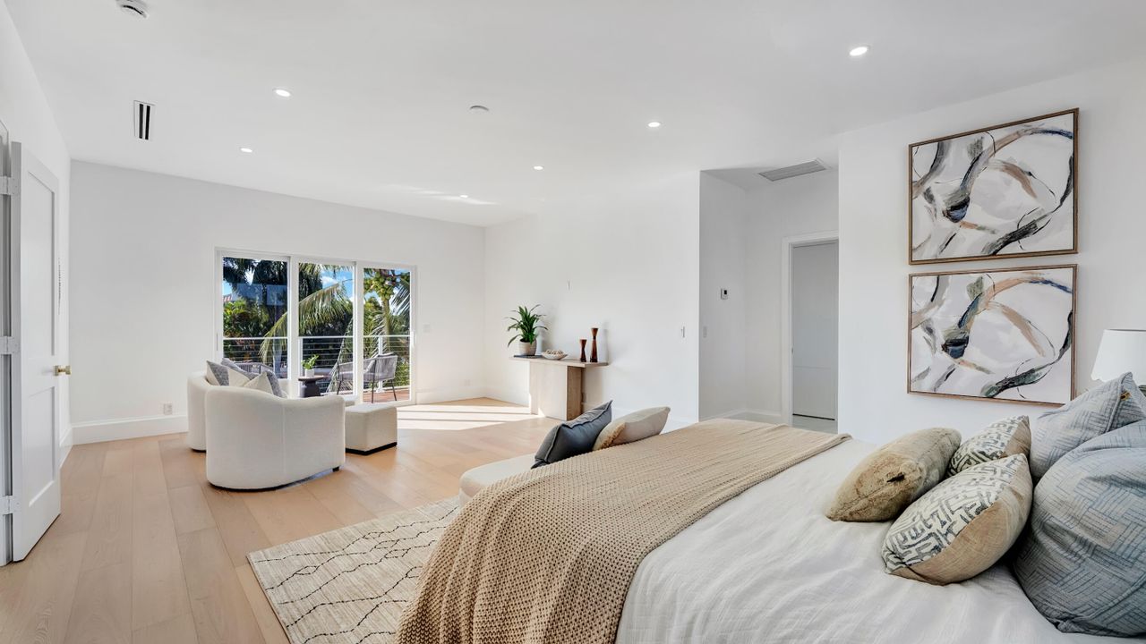 For Sale: $3,650,000 (4 beds, 4 baths, 3835 Square Feet)