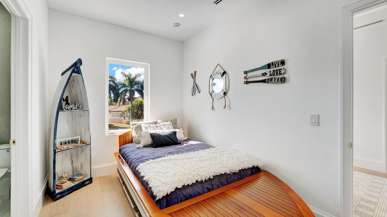 For Sale: $3,650,000 (4 beds, 4 baths, 3835 Square Feet)