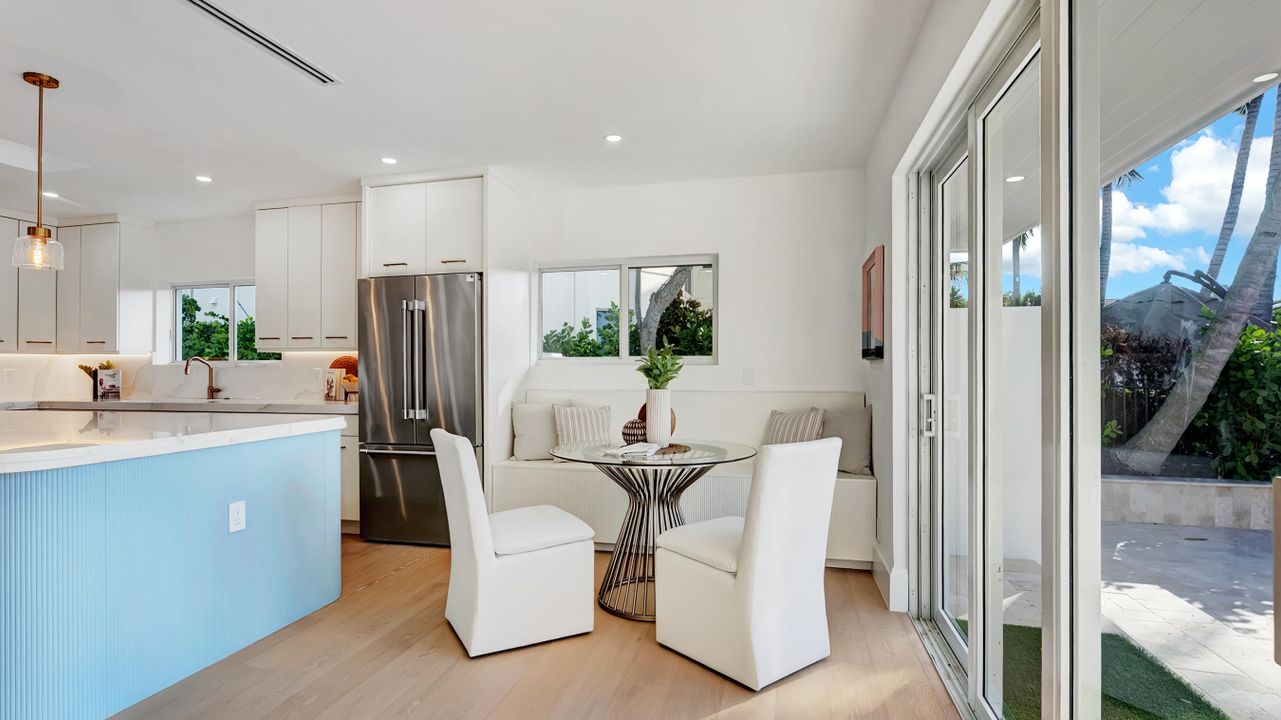 For Sale: $3,650,000 (4 beds, 4 baths, 3835 Square Feet)