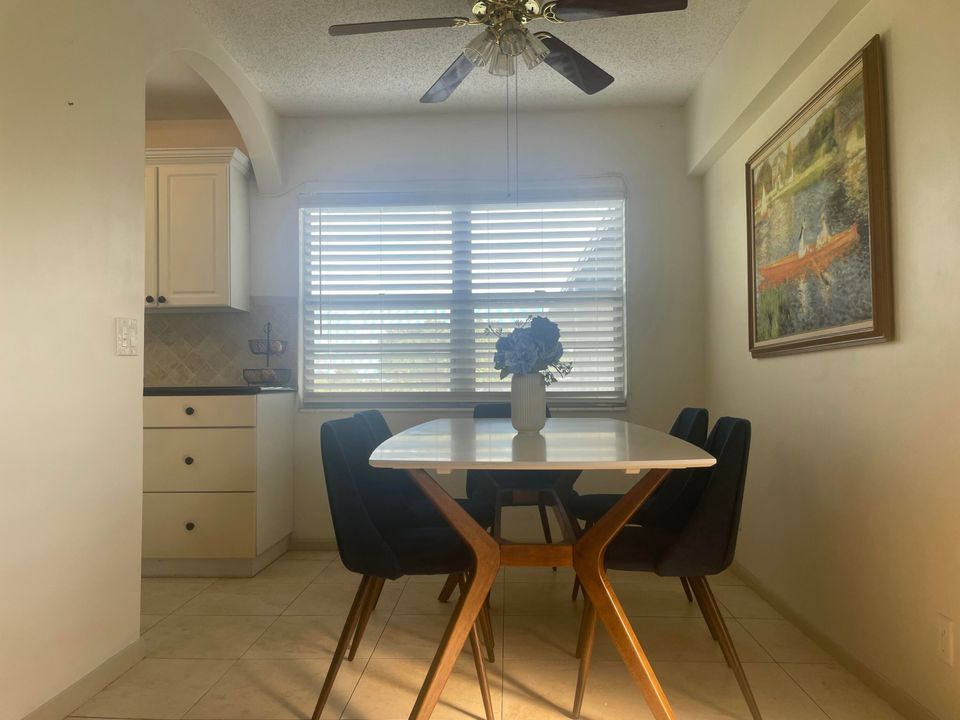 For Rent: $2,000 (2 beds, 1 baths, 840 Square Feet)