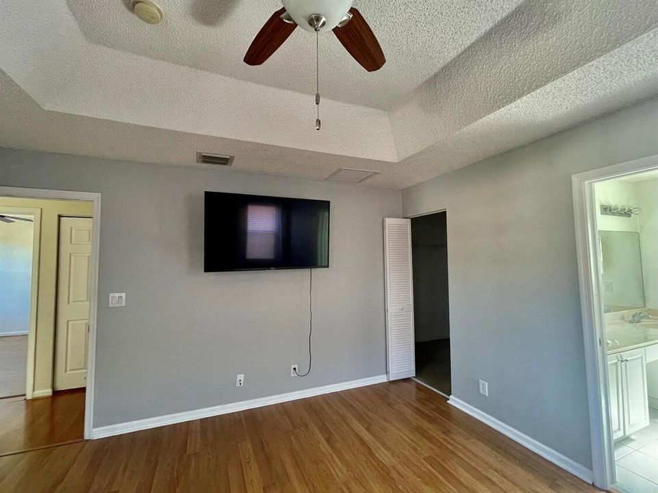 For Rent: $2,795 (3 beds, 2 baths, 1863 Square Feet)