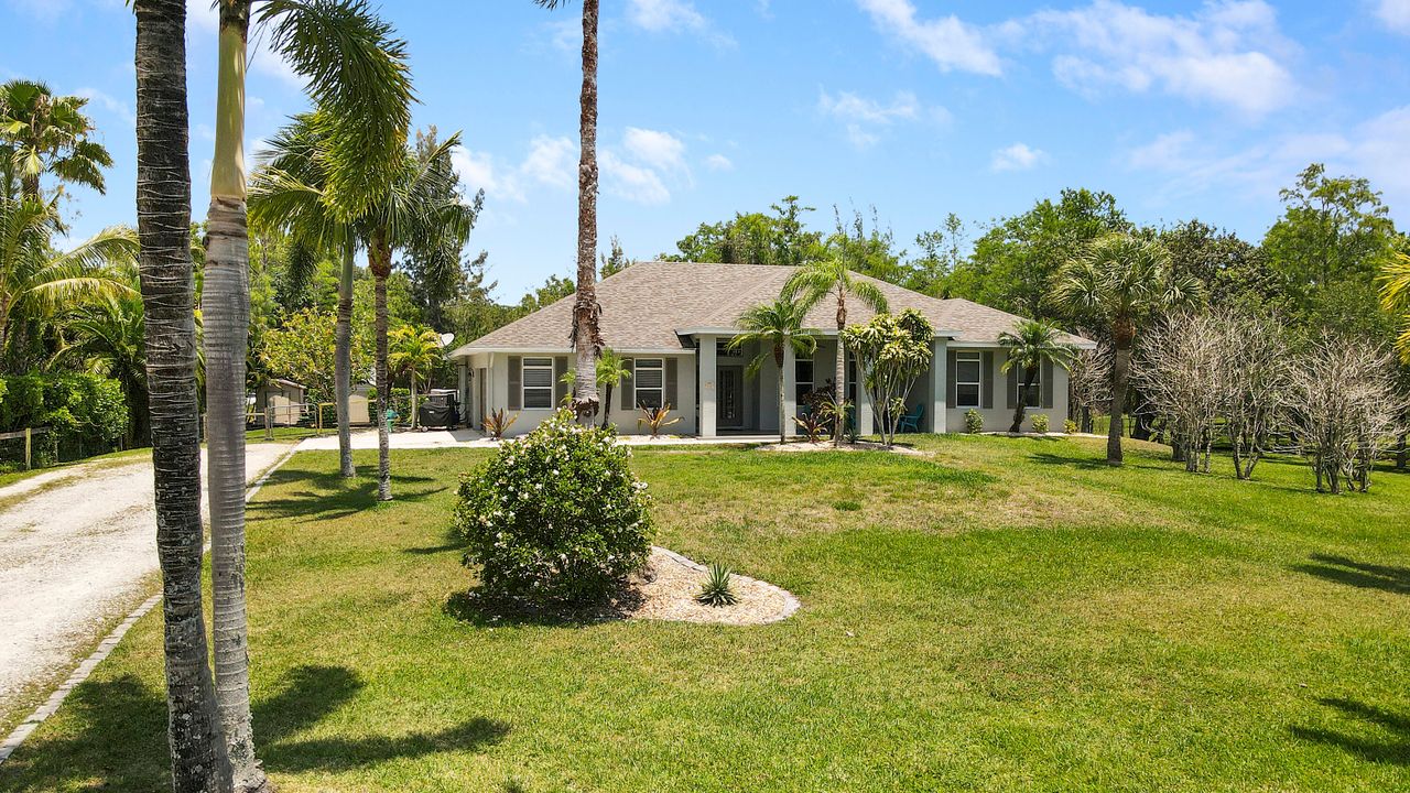 Activo con contrato: $879,000 (3 camas, 2 baños, 1928 Pies cuadrados)