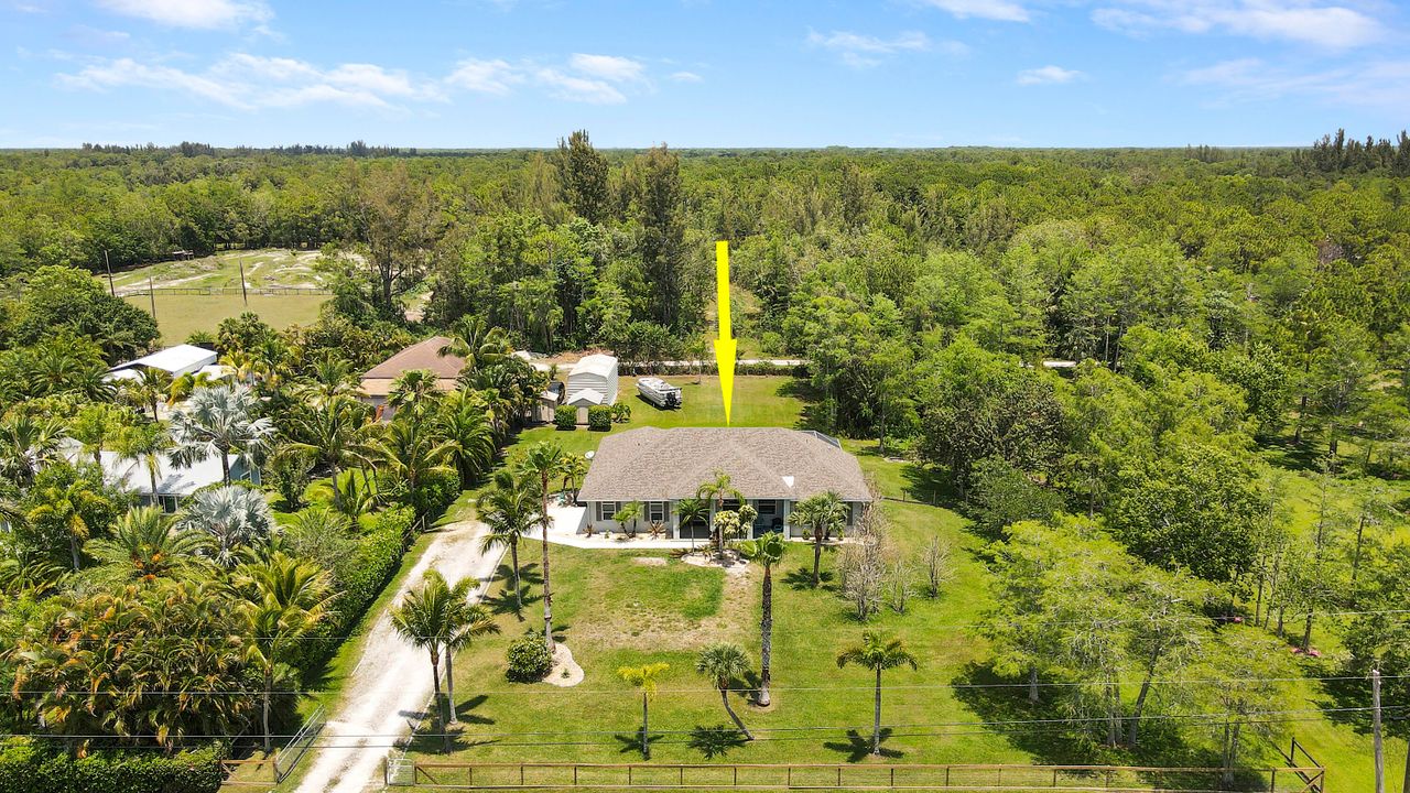 Activo con contrato: $879,000 (3 camas, 2 baños, 1928 Pies cuadrados)