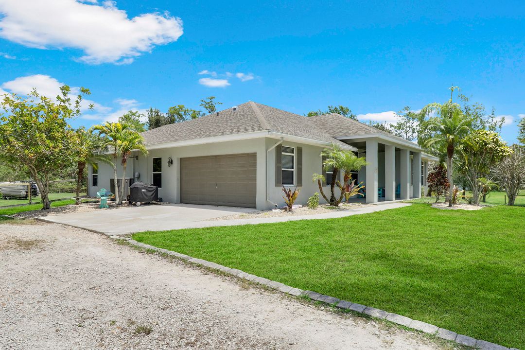 Activo con contrato: $879,000 (3 camas, 2 baños, 1928 Pies cuadrados)