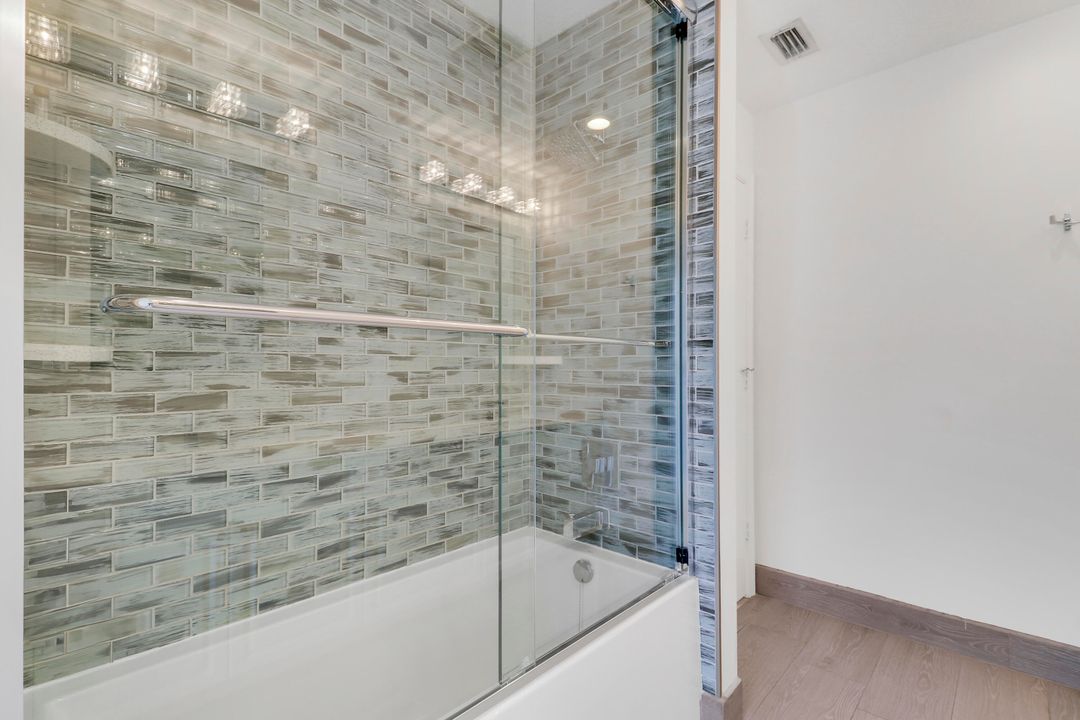 Activo con contrato: $879,000 (3 camas, 2 baños, 1928 Pies cuadrados)