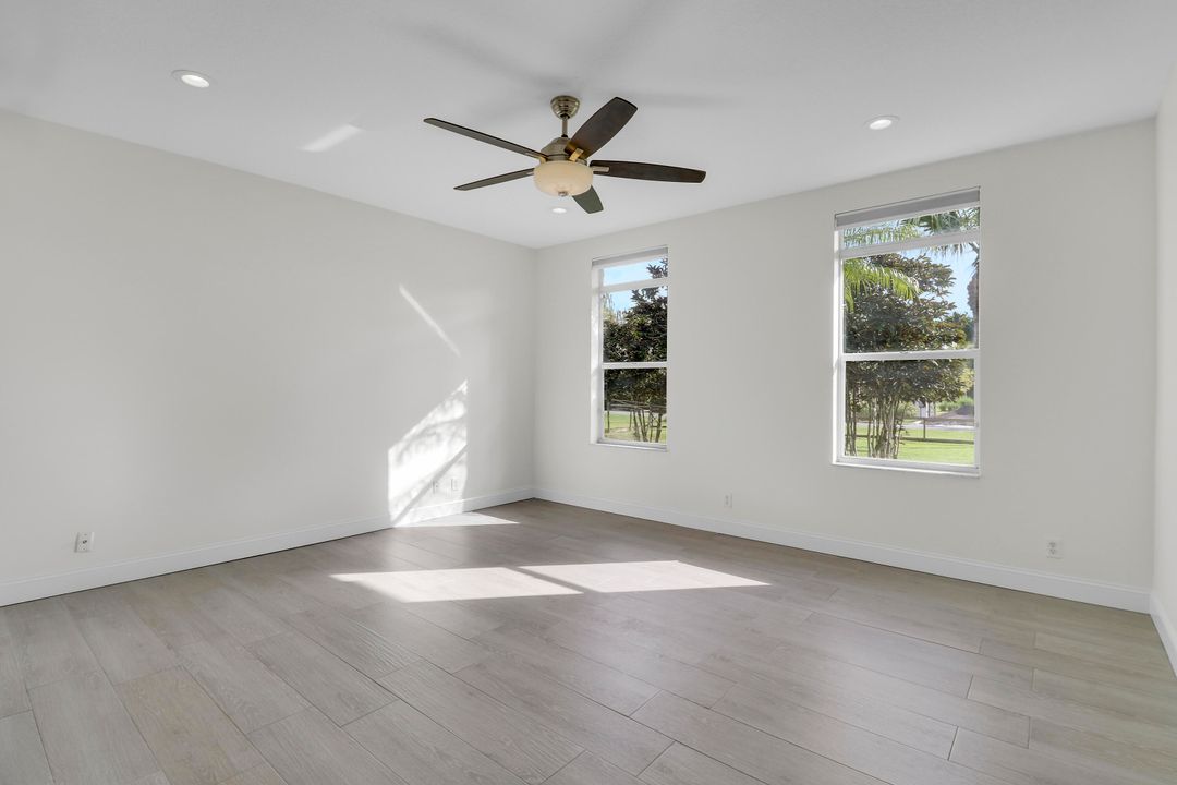 Activo con contrato: $879,000 (3 camas, 2 baños, 1928 Pies cuadrados)