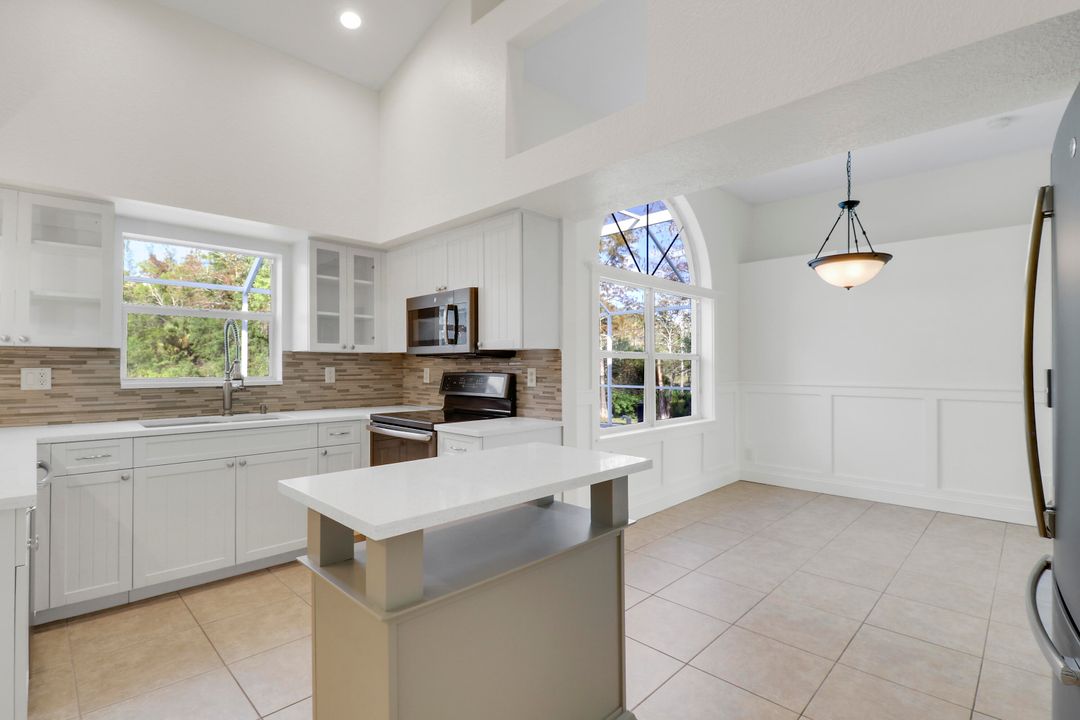 Activo con contrato: $879,000 (3 camas, 2 baños, 1928 Pies cuadrados)