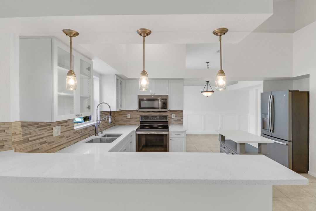 Activo con contrato: $879,000 (3 camas, 2 baños, 1928 Pies cuadrados)