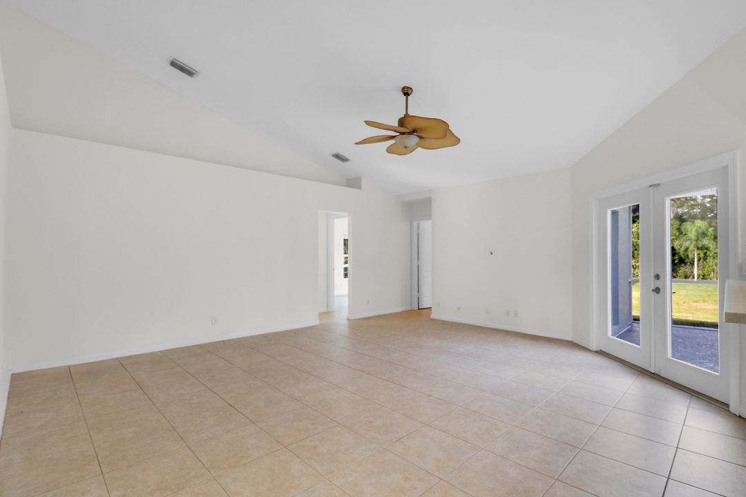 Activo con contrato: $879,000 (3 camas, 2 baños, 1928 Pies cuadrados)