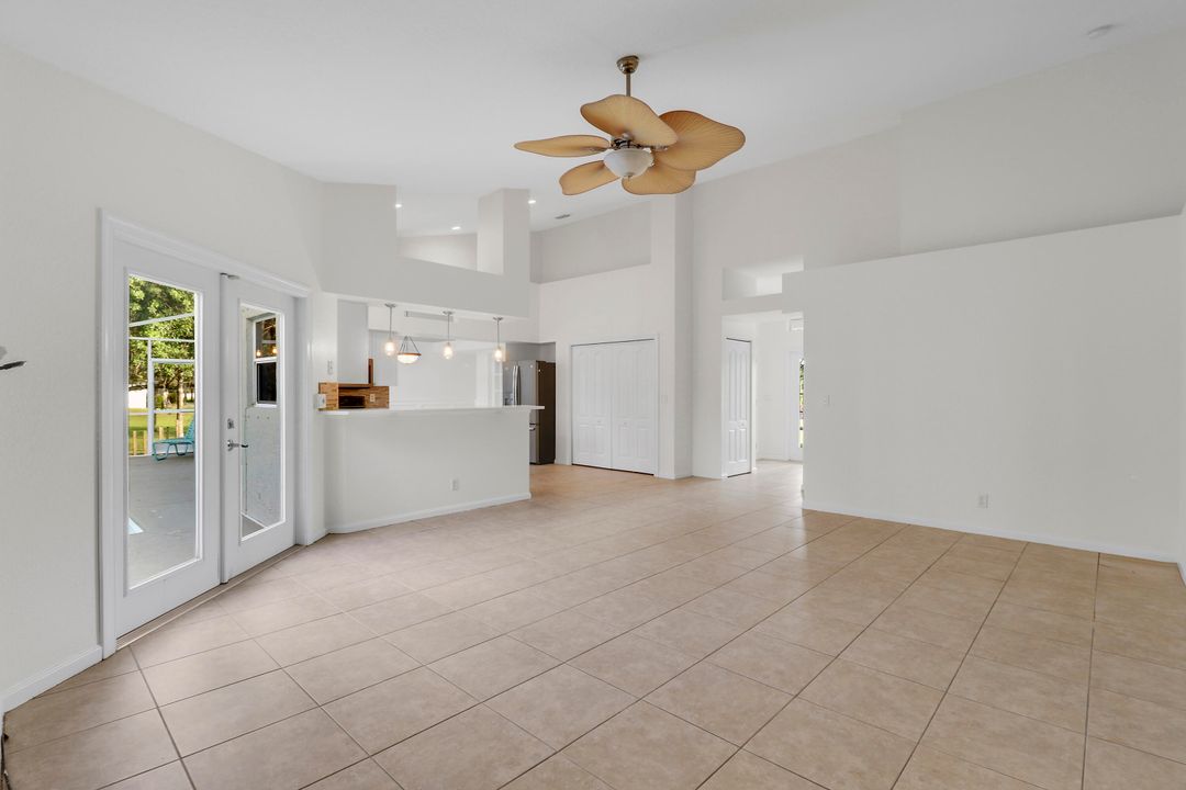 Activo con contrato: $879,000 (3 camas, 2 baños, 1928 Pies cuadrados)