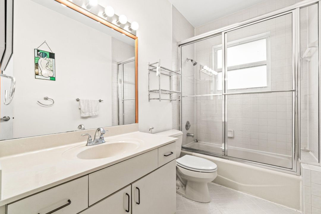 Под контрактом: $1,350,000 (5 спален, 3 ванн, 3054 Квадратных фут)