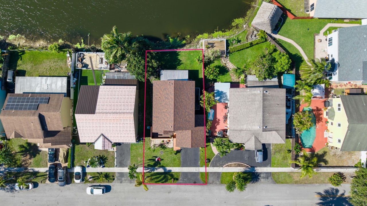 На продажу: $730,000 (4 спален, 2 ванн, 2011 Квадратных фут)