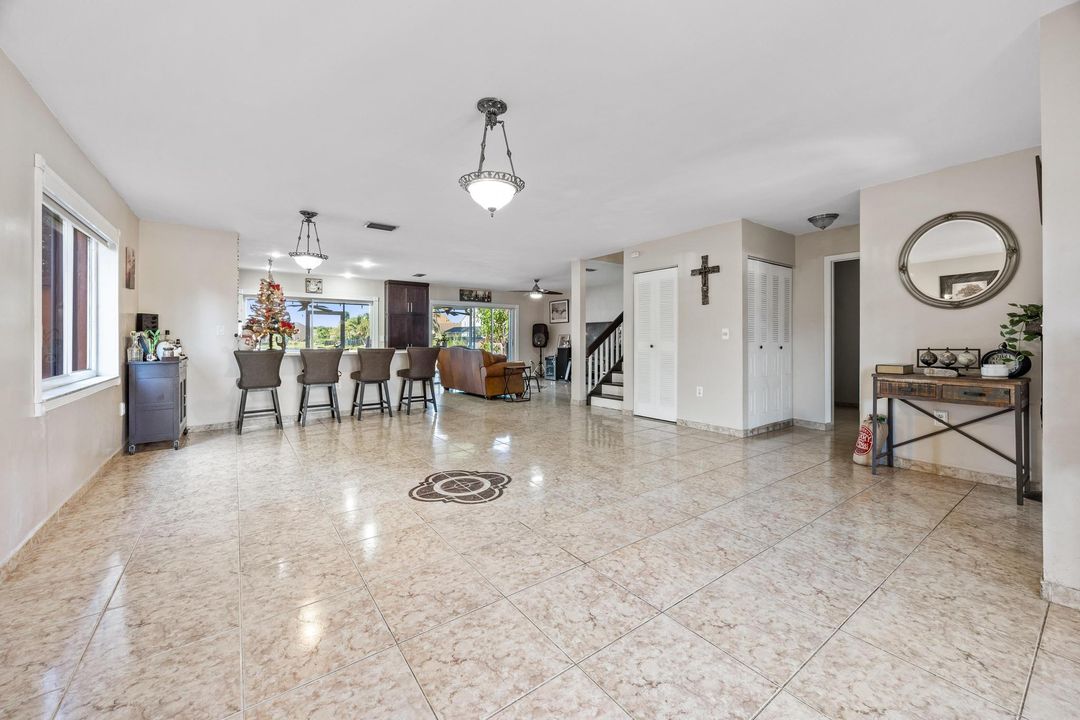 На продажу: $730,000 (4 спален, 2 ванн, 2011 Квадратных фут)