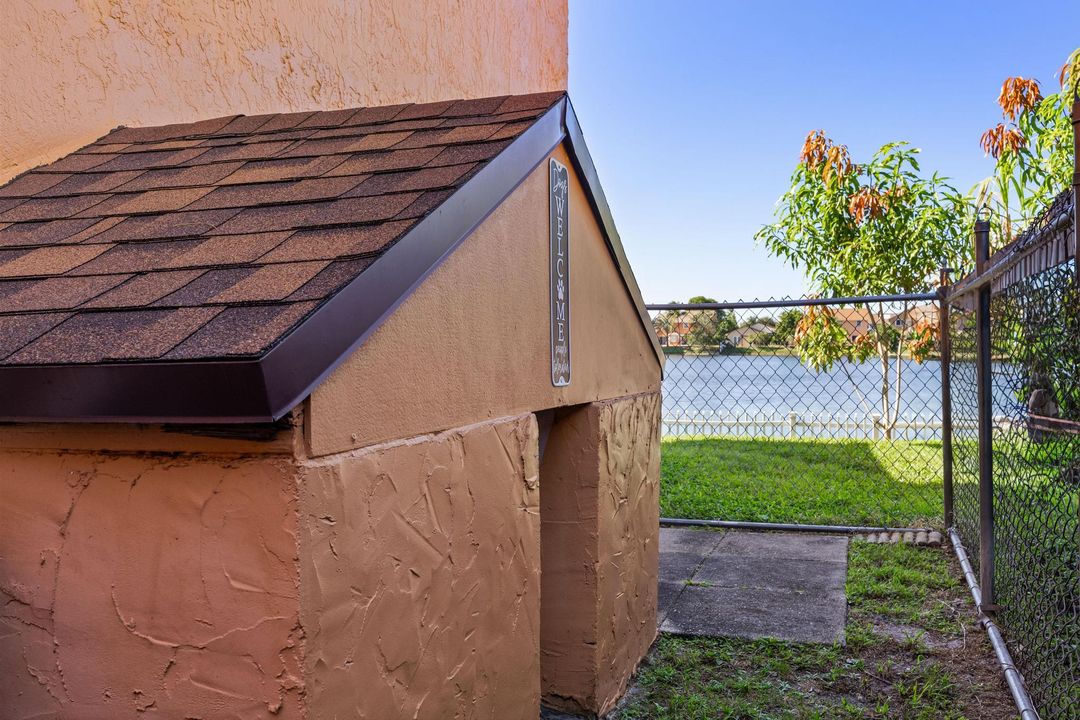 На продажу: $730,000 (4 спален, 2 ванн, 2011 Квадратных фут)