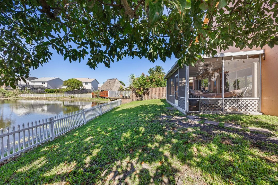 На продажу: $730,000 (4 спален, 2 ванн, 2011 Квадратных фут)