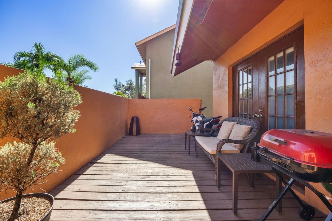 На продажу: $730,000 (4 спален, 2 ванн, 2011 Квадратных фут)