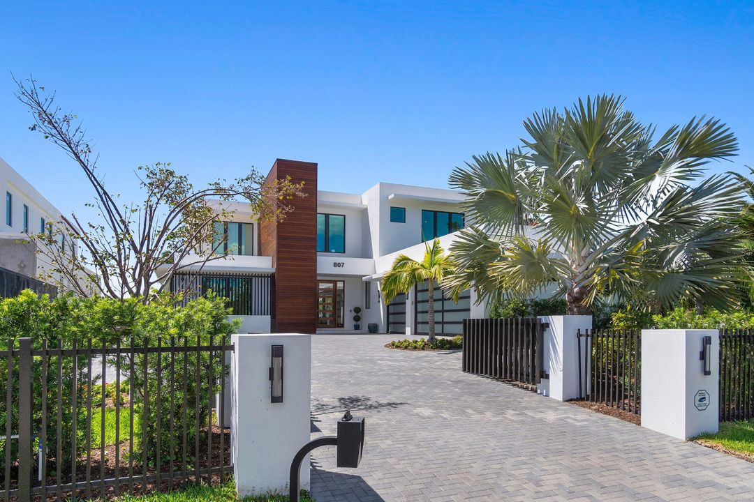 На продажу: $12,450,000 (5 спален, 5 ванн, 5098 Квадратных фут)