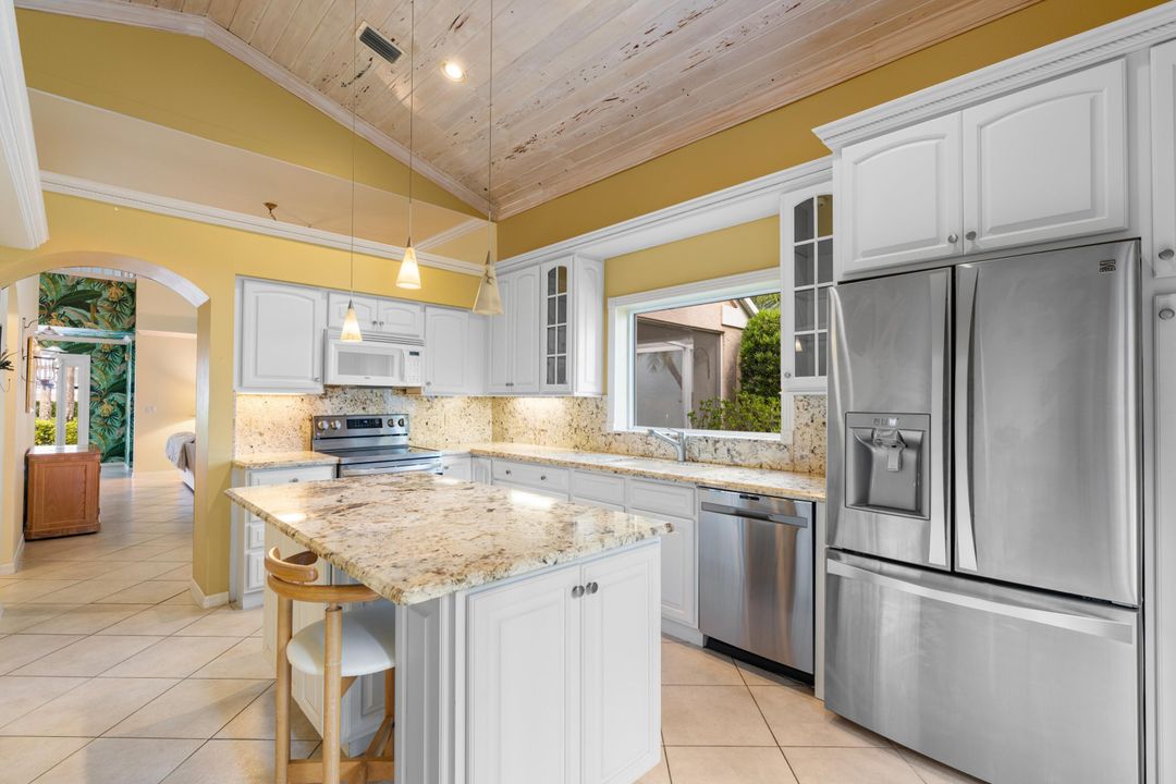 For Sale: $660,000 (2 beds, 2 baths, 1798 Square Feet)