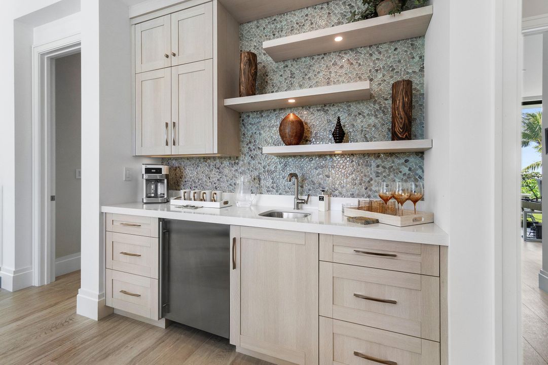 На продажу: $12,450,000 (5 спален, 5 ванн, 5098 Квадратных фут)