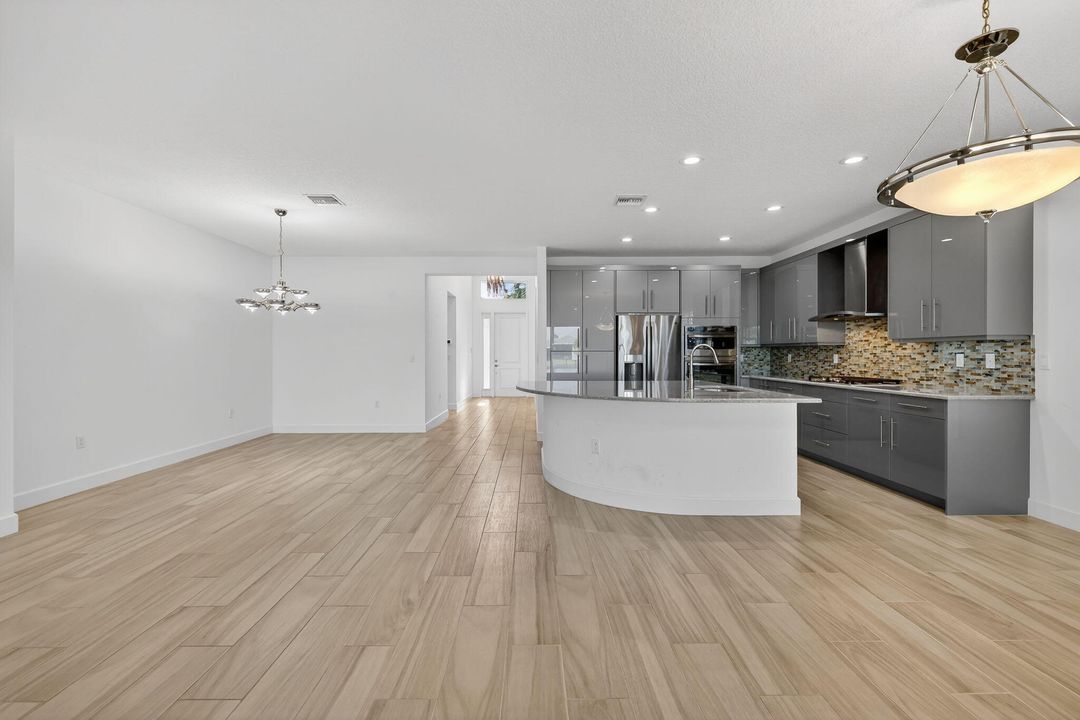 待售: $689,900 (3 贝兹, 2 浴室, 2167 平方英尺)